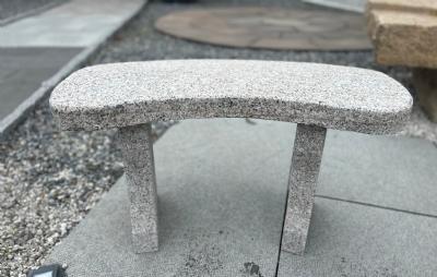 salg af Lille buet granitbænk L 80 cm
