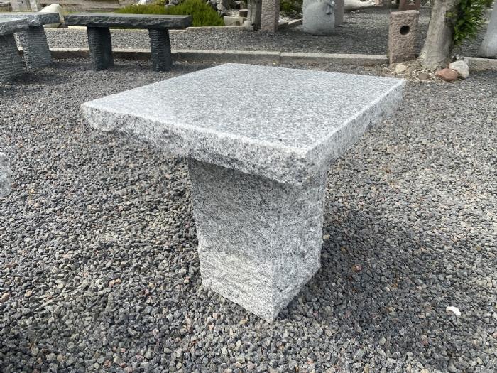 salg af Lille kaffebord i grå poleret granit