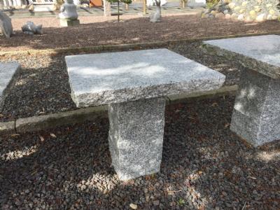 salg af Lille kaffebord i grå poleret granit