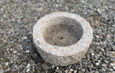 Lille plantekumme rosa granit