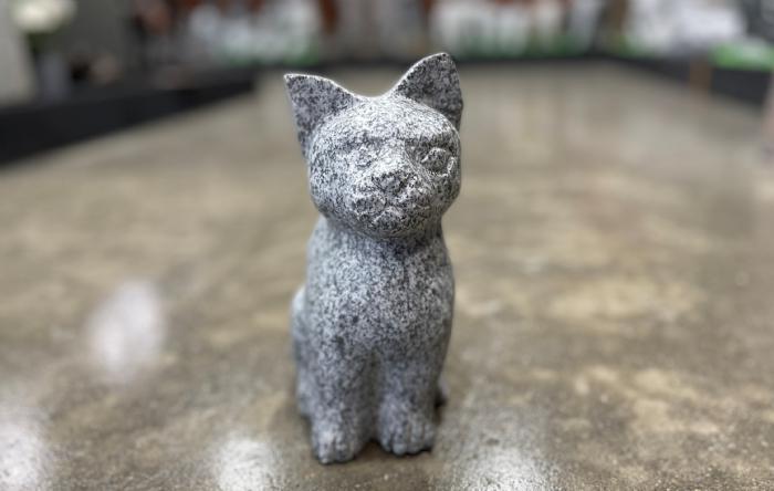 salg af Lille Stenkat i granit