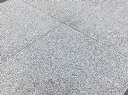 Lys grå granitfliser TILBUD