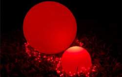 FARVESKIFTENDE LAMPE