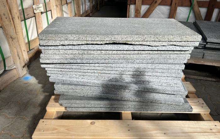 salg af Mørkegrå granit fliser restparti