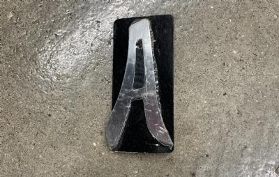 salg af Numre og bogstaver i metal - A