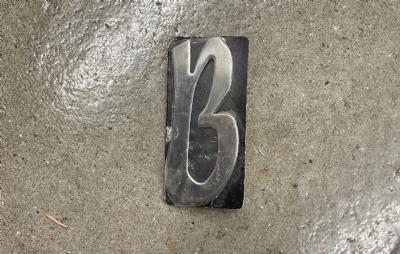 salg af Numre og bogstaver i metal - B