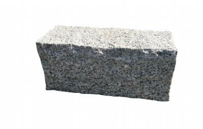 Palisade kantsten grå granit kløvet