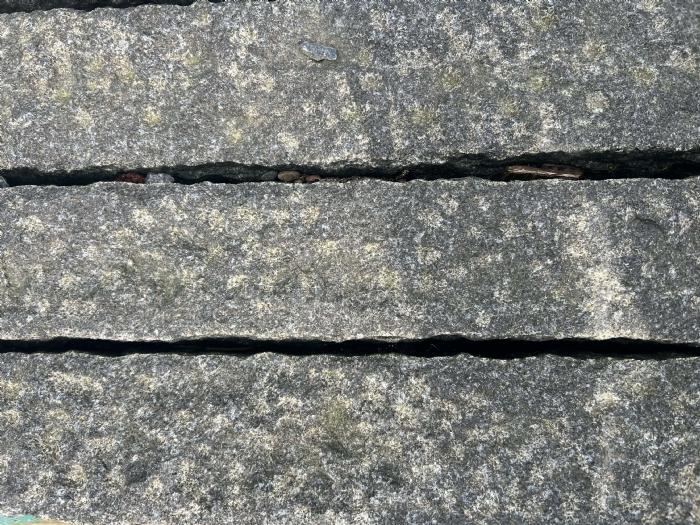 salg af Palisadesten mørkegrå/sort granit