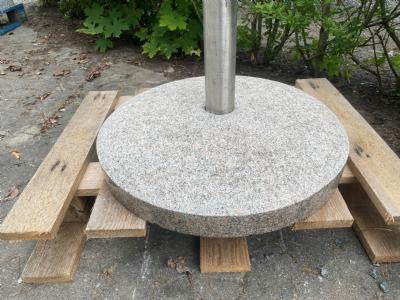 salg af Parasolfod granit med skår