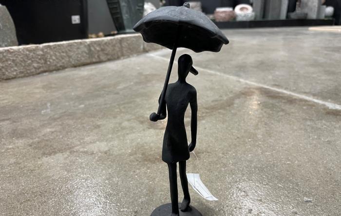 salg af Pige med paraply sort metal