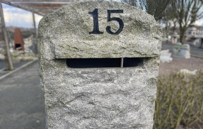 salg af Postkasse gråsort nr. 15