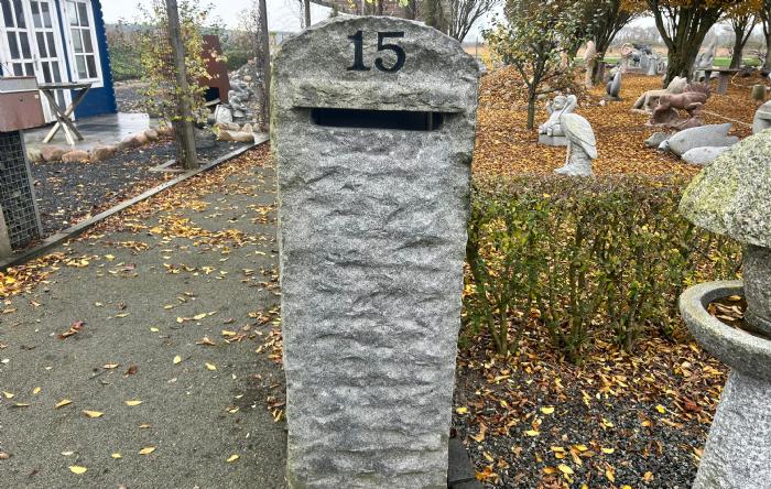 salg af Postkasse gråsort nr. 15