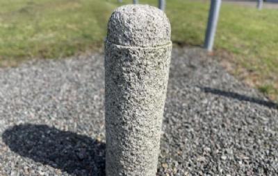 salg af Pullert granit