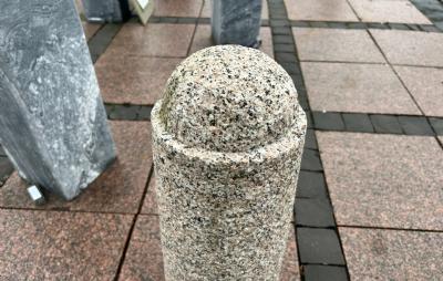 salg af Pullert granit