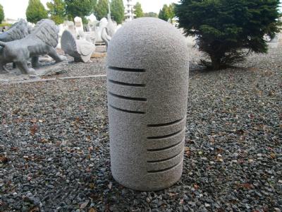 salg af Rund granitlampe med lysriller