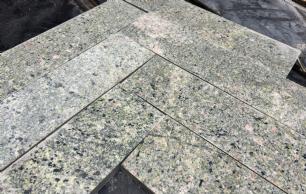 Sildebensfliser Green Rose granit