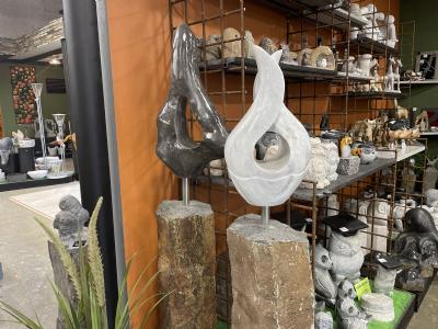 salg af Skulptur på sokkel H140-150 ass