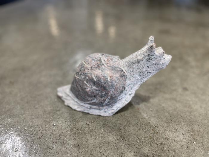 salg af Snegl L20 cm mørkerød