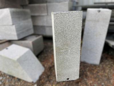 salg af Sokkel gråsort granit