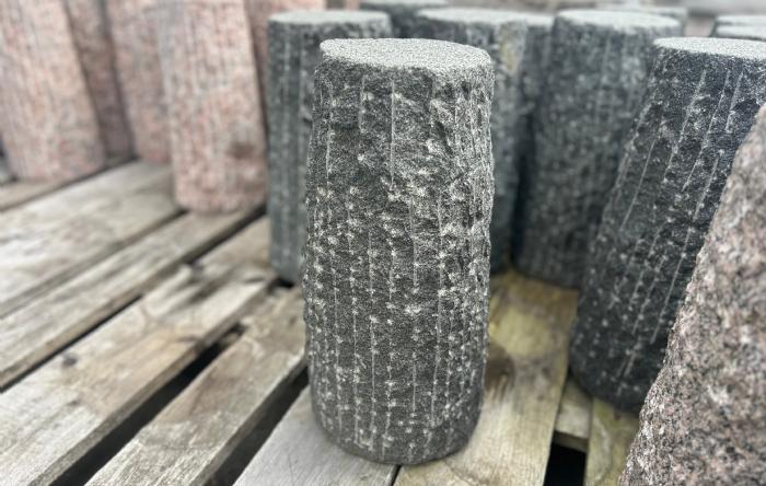 salg af Sokkel i Sort indisk granit H.40 cm