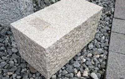 Sokkel liggende rosa