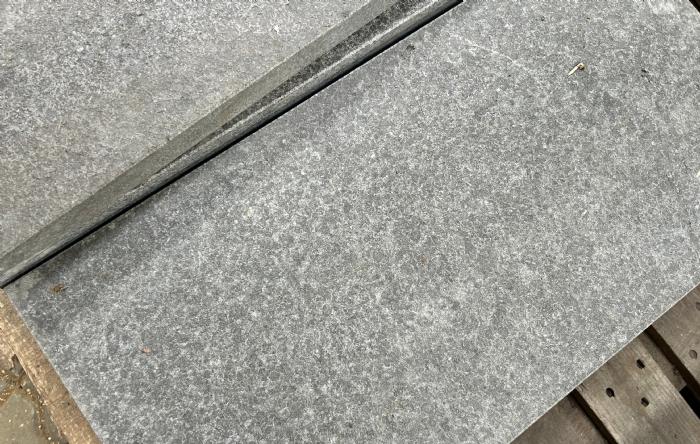 salg af Sort basalt jetbrændt rest parti