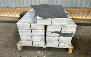 Sort basalt fliser rest