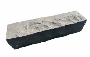 Sort basalt palisade kantsten