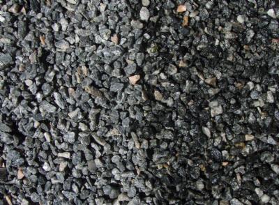 Sorte granitskærver