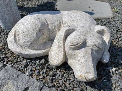 salg af Sovende hund gul granit