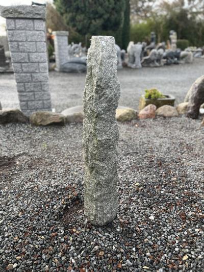 salg af Stick i grå granit nr. 16