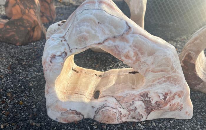 salg af Skulptur med hul nr. 2