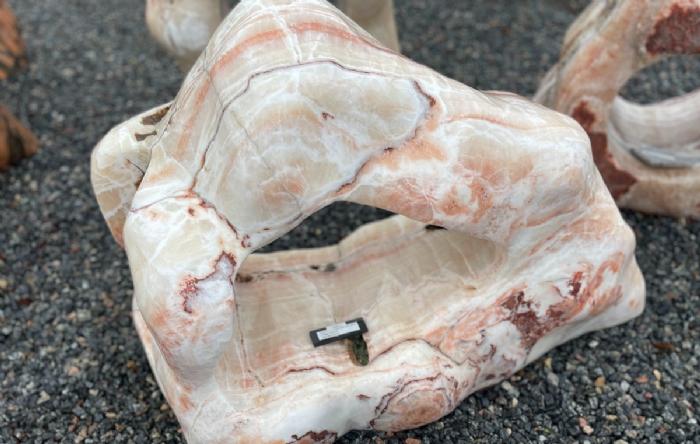 salg af Skulptur med hul nr. 2