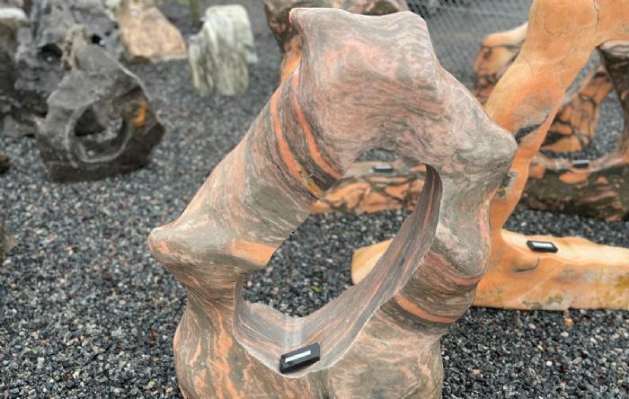 salg af Skulptur med hul nr. 6