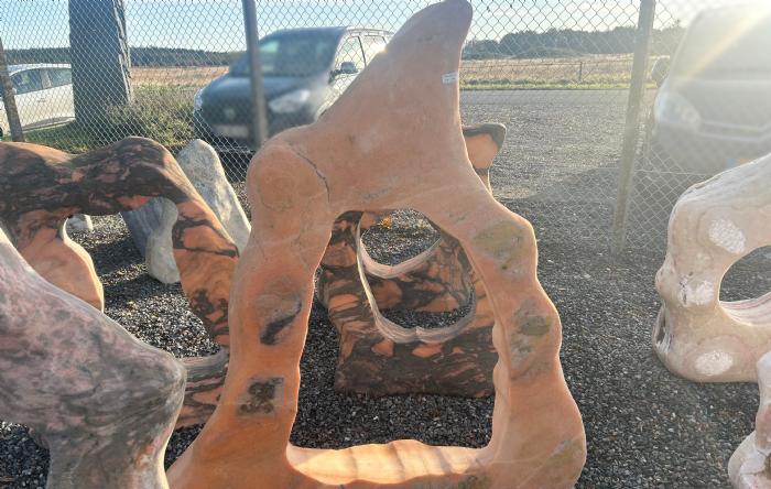 salg af Skulptur med hul nr. 7