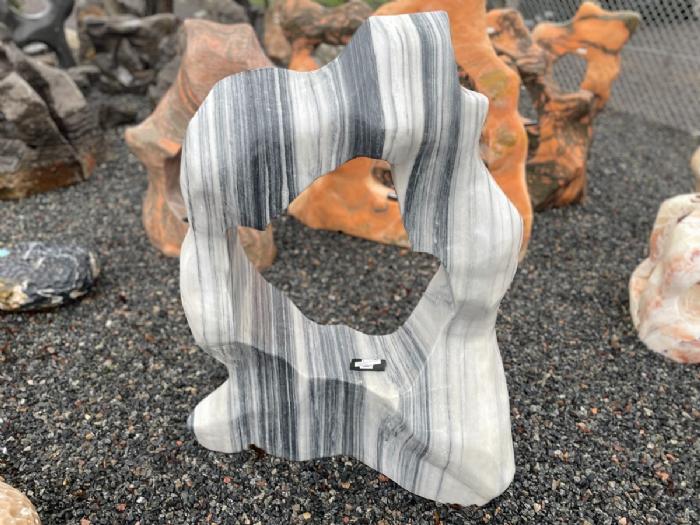 salg af Skulptur med hul nr. 5