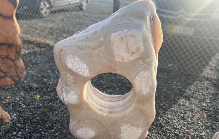 salg af Skulptur med hul nr. 4