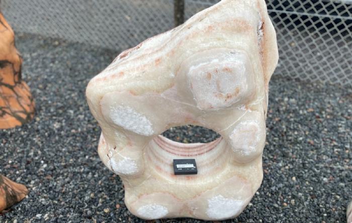 salg af Skulptur med hul nr. 4