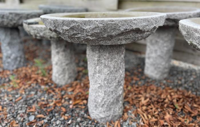 salg af Stort fuglebad på sokkel