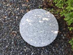 Trædesten Rund - Grå granit