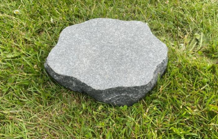 salg af Trædesten gråsort indisk granit