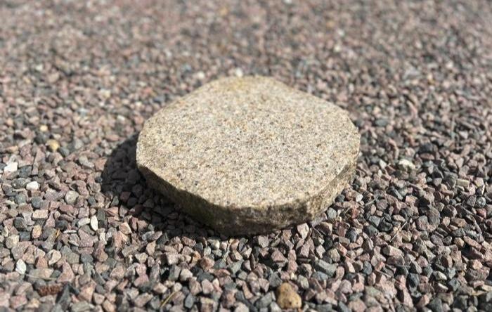 salg af Trædesten gul granit