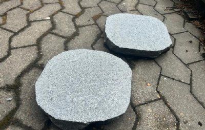 Trædesten mørkegrå granit
