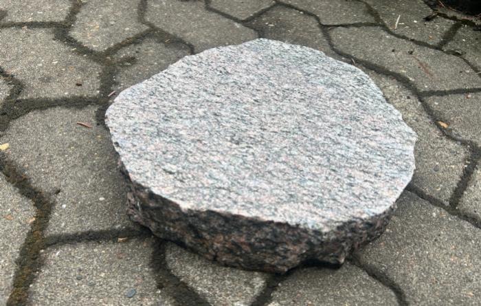 salg af Trædesten rød granit