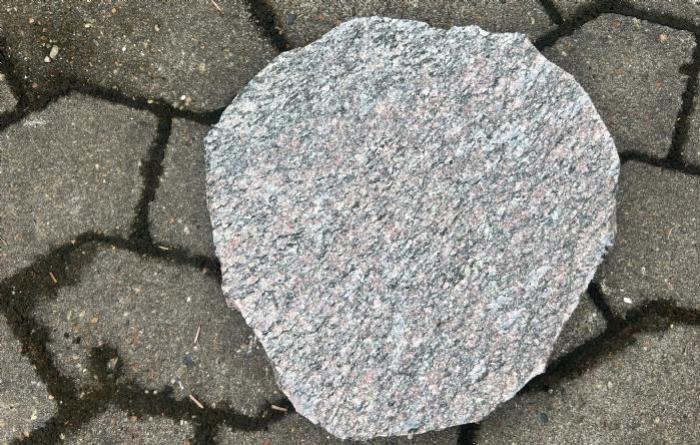 salg af Trædesten rød granit