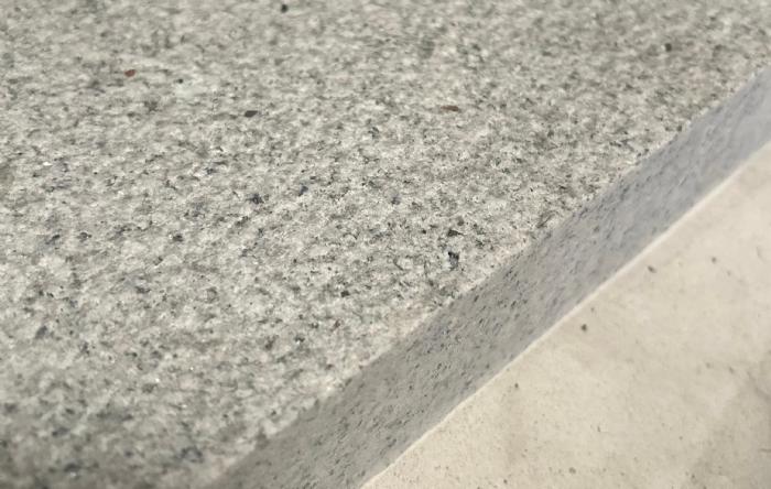 salg af Trappebeklædning lys grå granit