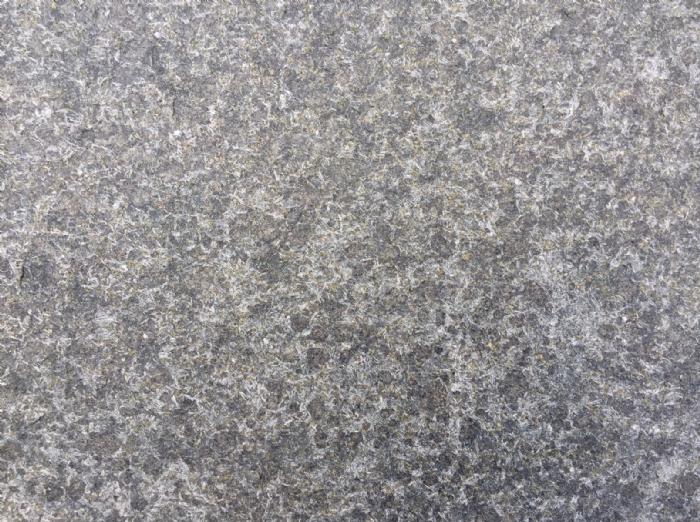 salg af Sort basalt flise