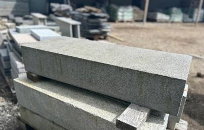 salg af Trappetrin basalt stokhugget