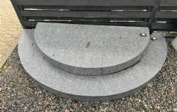 radius trin gråsort granit