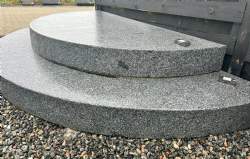 gråsort granit radius